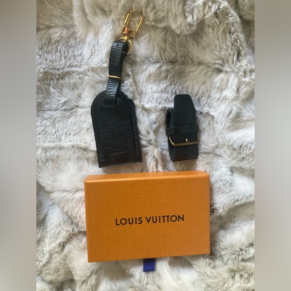 Louis Vuitton Black Epi Leather Luggage Tag, Poignet and Box - Picture 1 of 6